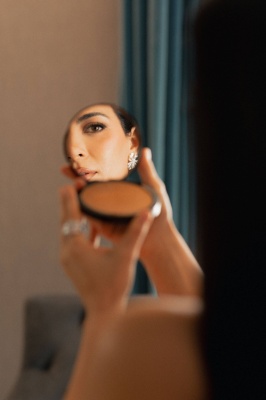 726365534_emeraude-toubia-voguemx-7.jpg