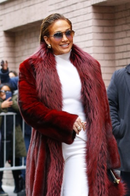 90893849_jennifer_lopez_12122018_adds_08.jpg