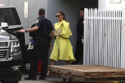 91102814_jennifer_lopez_14122018_02.jpg