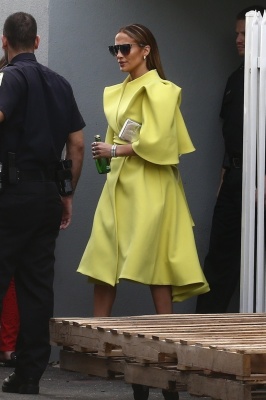91102819_jennifer_lopez_14122018_06.jpg