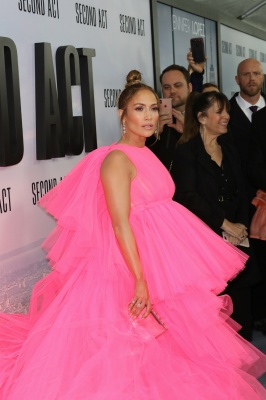90909207_jennifer_lopez_12122018.jpg