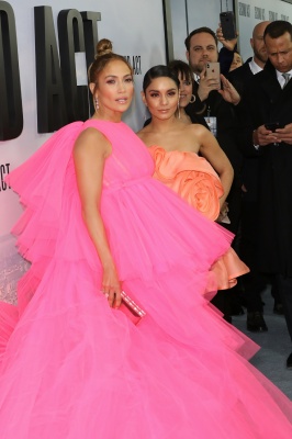 90909219_jennifer_lopez_12122018_13.jpg