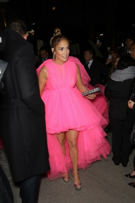 90909245_jennifer_lopez_12122018_38.jpg
