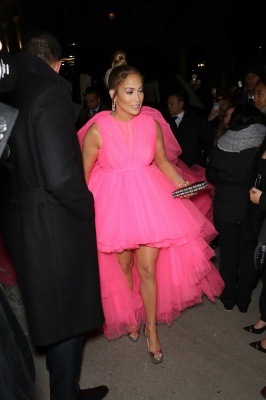 90909252_jennifer_lopez_12122018_45.jpg