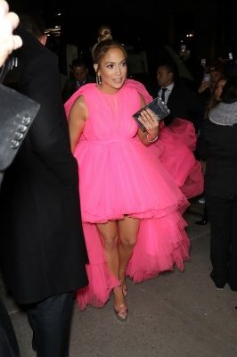 90909261_jennifer_lopez_12122018_52.jpg