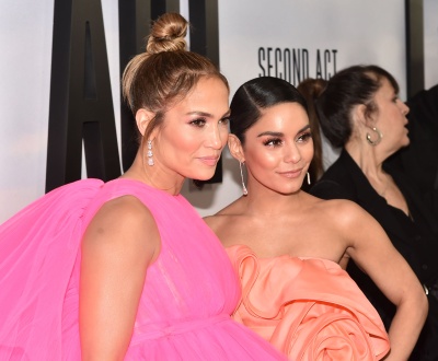 90909281_jennifer_lopez_12122018_72.jpg