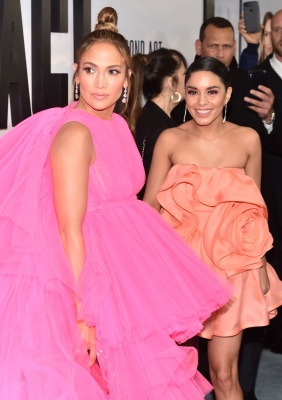 90909283_jennifer_lopez_12122018_74.jpg