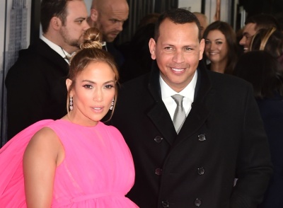 90909292_jennifer_lopez_12122018_83.jpg