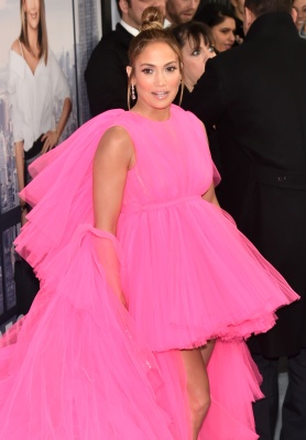 90909307_jennifer_lopez_12122018_99.jpg