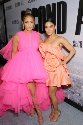 90909310_jennifer_lopez_12122018_102.jpg