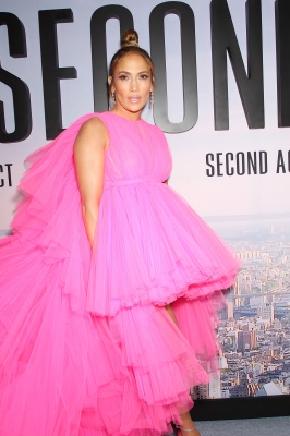 90909318_jennifer_lopez_12122018_109.jpg