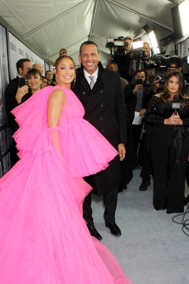 90909326_jennifer_lopez_12122018_117.jpg