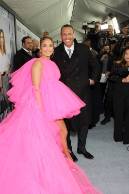 90909329_jennifer_lopez_12122018_119.jpg