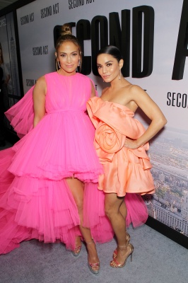 90909335_jennifer_lopez_12122018_123.jpg