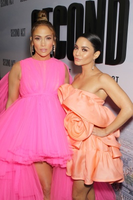 90909336_jennifer_lopez_12122018_124.jpg