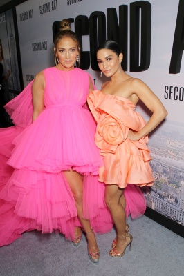 90909339_jennifer_lopez_12122018_126.jpg