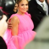 90909212_jennifer_lopez_12122018_06.jpg