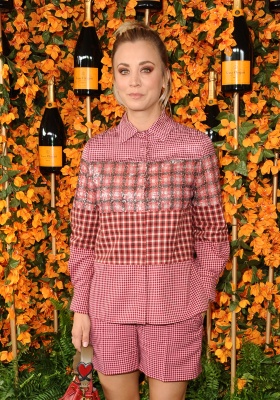84332106_kaley_cuoco_06102018_07.jpg