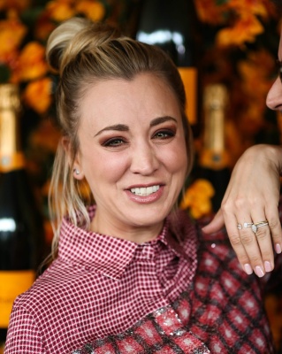 84435921_84422873_kaley-cuoco_06102018e1_14.jpg