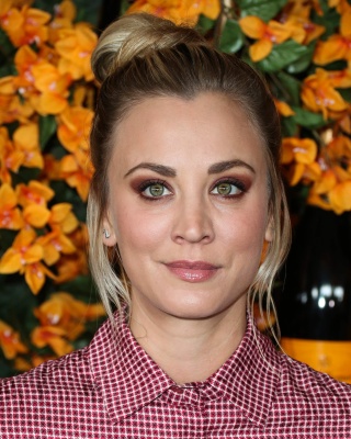 84436039_84422902_kaley-cuoco_06102018e1_21.jpg