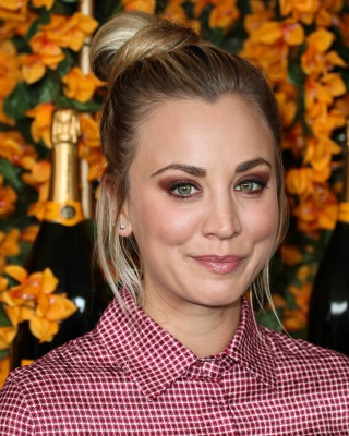 84436117_84422919_kaley-cuoco_06102018e1_27.jpg