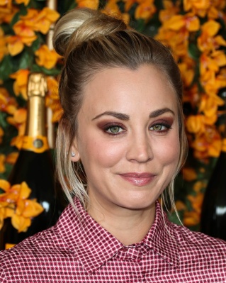84436189_84422932_kaley-cuoco_06102018e1_30.jpg