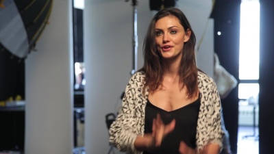 MEET_PHOEBE_TONKIN_696.jpg