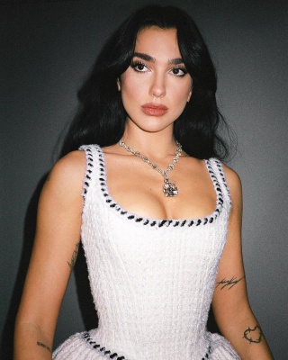 dualipa_0002.jpg