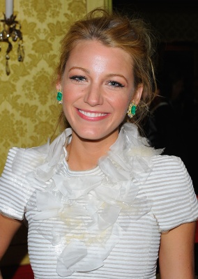 69681095_blake-lively-2.jpg