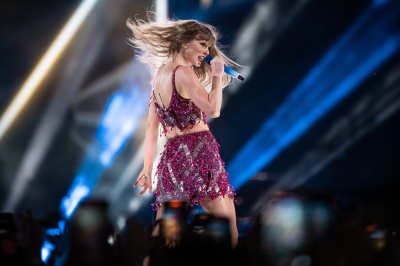 taylor_0008~0.jpg