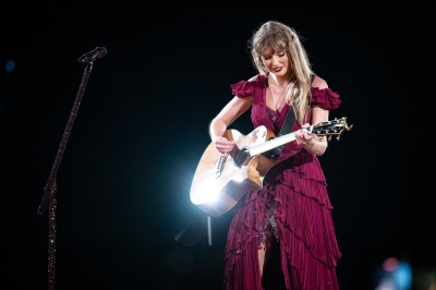 taylor_0019~0.jpg