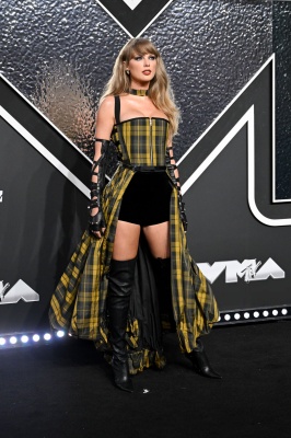 TAYLOR_0165.jpg