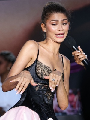 zendaya_0326.jpg