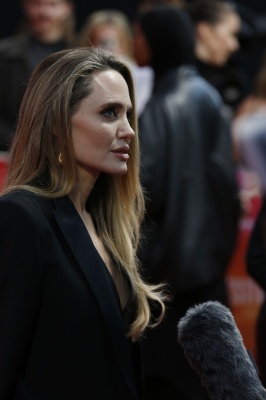 angelina_0010~0.jpg