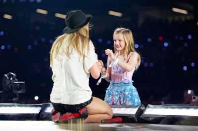 taylor_0018~0.jpg