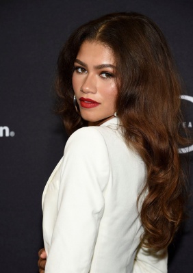 121344529_zendaya-at-save-the-children-s-gala-in-new-york-09-12-2019-6.jpg