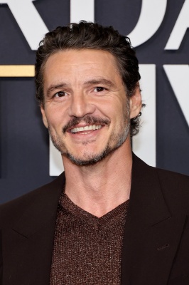 Pedro-Pascal-005.jpg