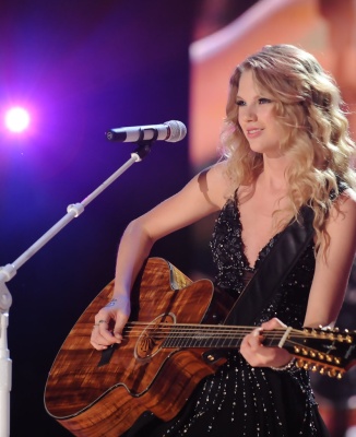 taylor_0016~0.jpg