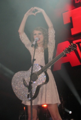 taylor_0003.jpg