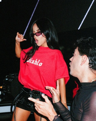 b_0011.jpg