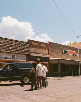 v_0002.jpg