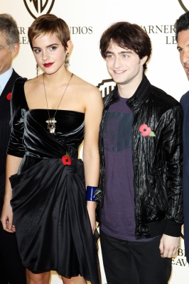 29322_kaneda_Emma_Watson_Warner_Brothers_Leavesden_Studios_Photocall_29_123_111lo.jpg