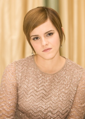 83698_kaneda_Emma_Watson_Armando_Gallo_PortraitsJuly2011_7_123_432lo.jpg