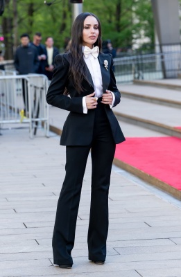 s_0008.jpg