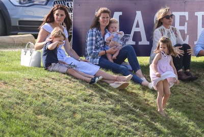 72725836_kate_middleton_10062018_adds_06.jpg