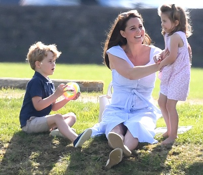 72729454_kate_middleton_10062018_addds_15.jpg
