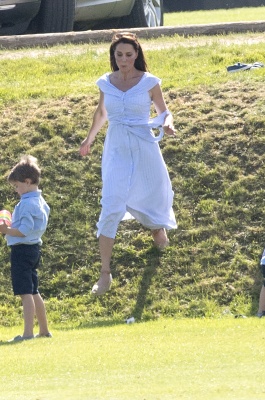 72730717_kate_middleton_10062018_adddds_18.jpg