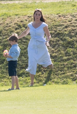 72730721_kate_middleton_10062018_adddds_20.jpg