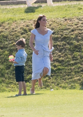 72730727_kate_middleton_10062018_adddds_22.jpg