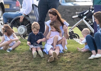 72730729_kate_middleton_10062018_adddds_23.jpg